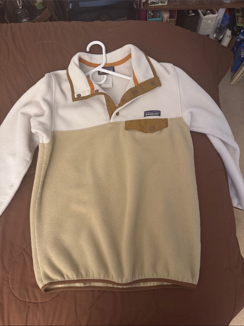 Patagonia Two-Tone Cream and Tan Snap Pullover Fleece - Picture 5 of 5